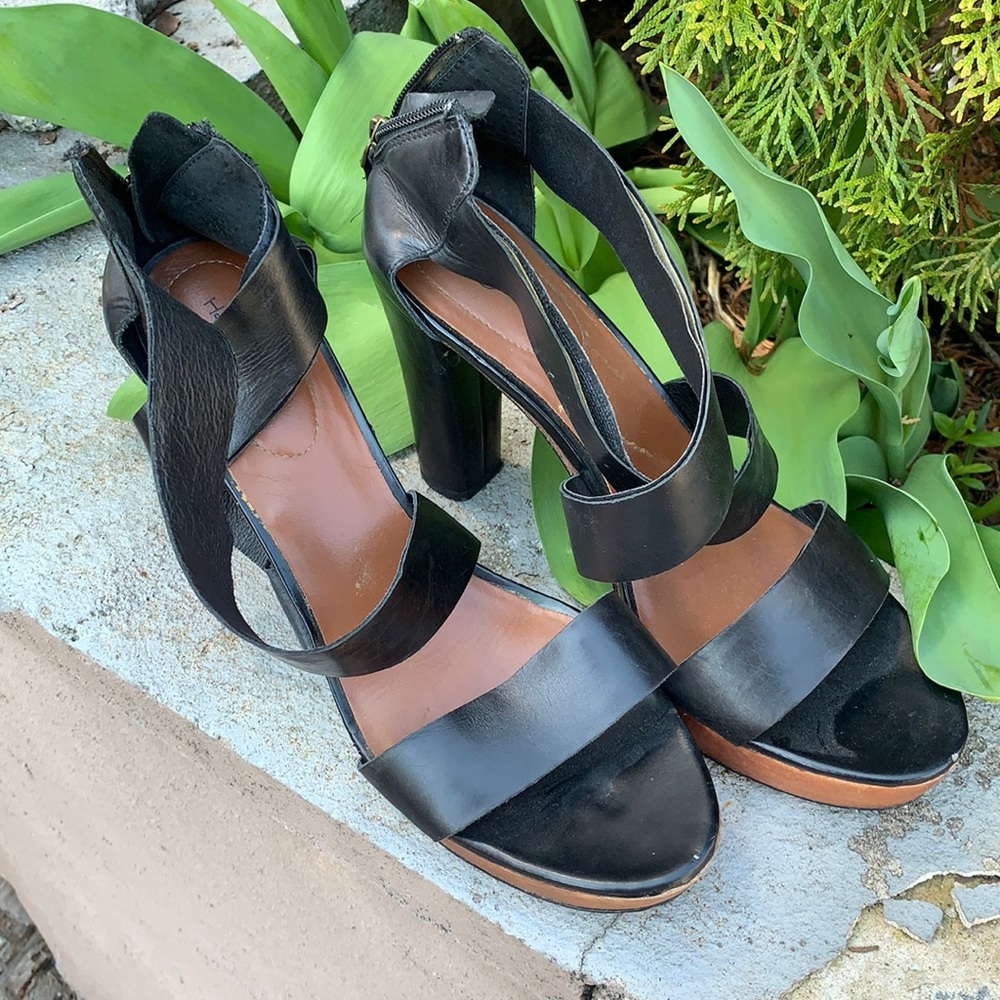 Women’s black platform sandals